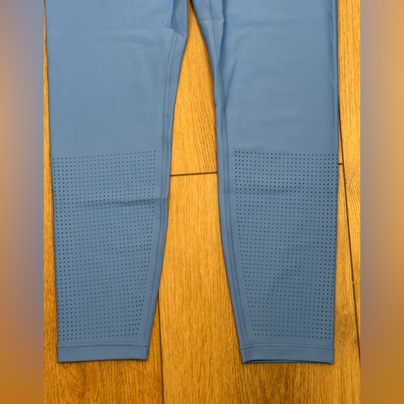 NWT Athleta Interval High Rise Perforated Legging Cornflower Size M - Picture 7 of 12